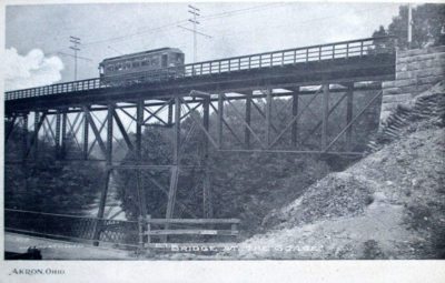 trolley crossing the gorge